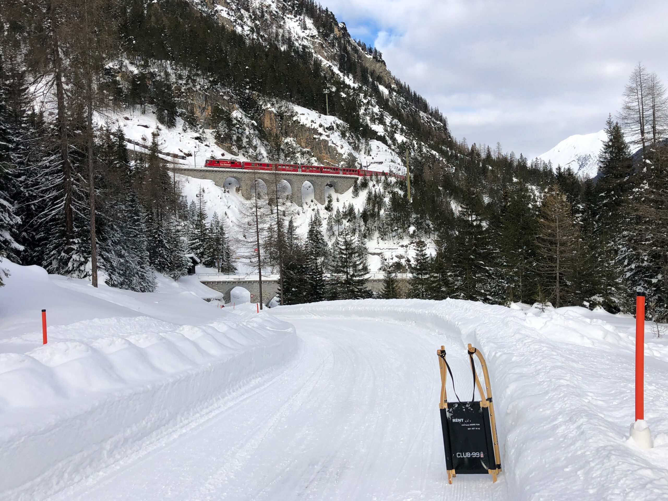Schlitteln im Bahnparadies
