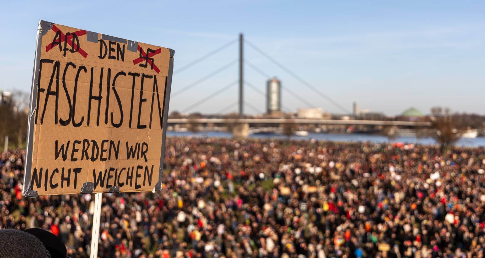 100.000 demonstrieren „Nie wieder ist jetzt“